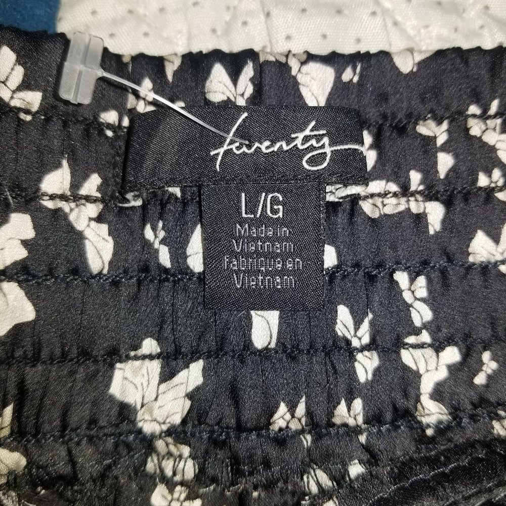 FOREVER 21 Mini Skirt - Sz Lg - Cute Print w/All S